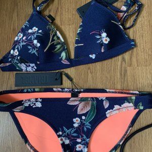 TRIANGL Navy blue floral bikini